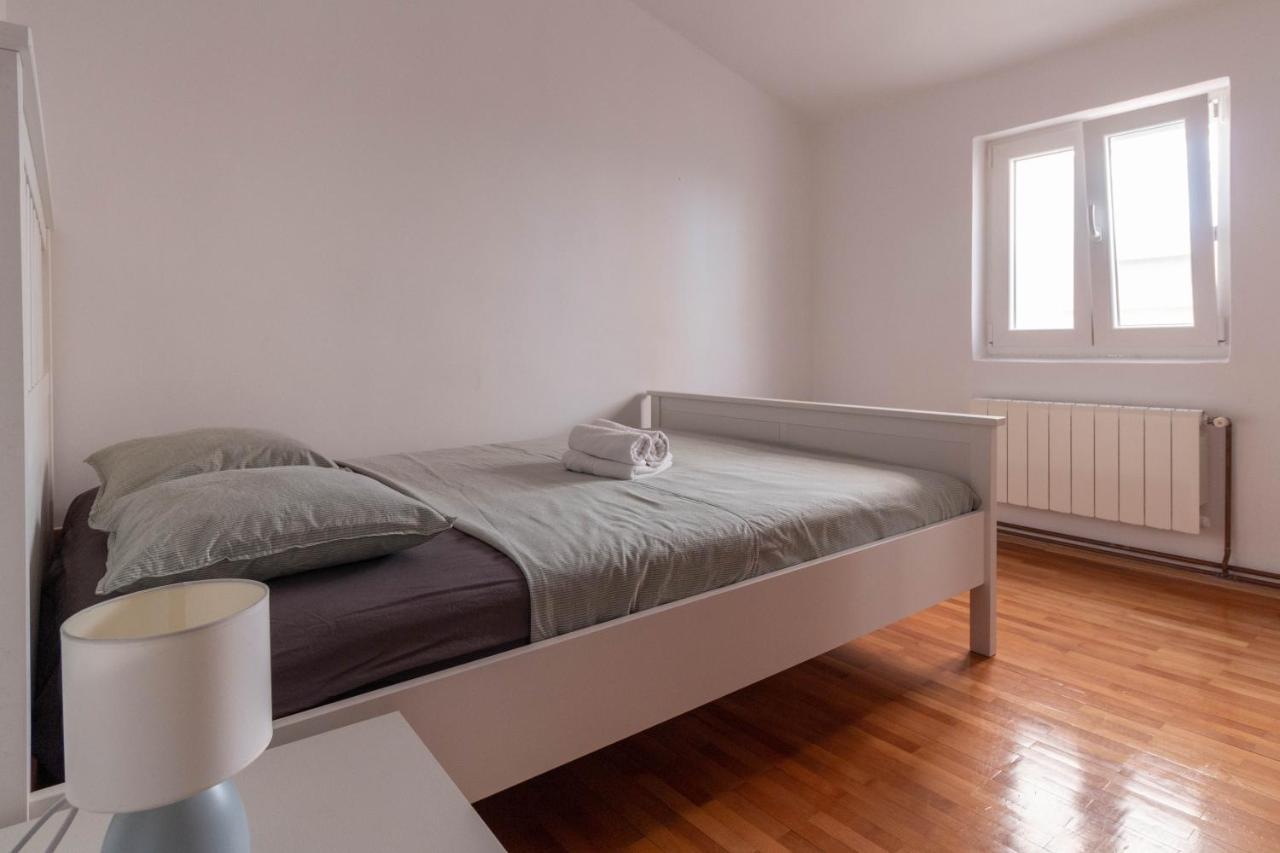 Modern Apartment Sara-Near The Beach Привлака Екстериор снимка